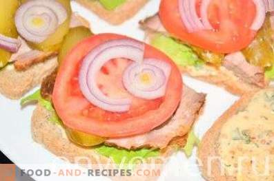 Сендвич со свинско месо и зеленчук