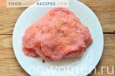 Свинско месо во лебници