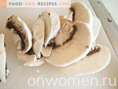 Компир пржени со печурки во тава