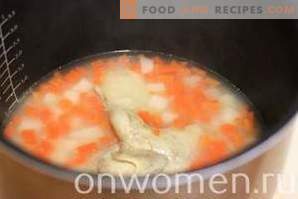 Супата за супа во бавен шпорет