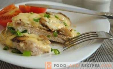 Пилешки риби со печурки и сирење