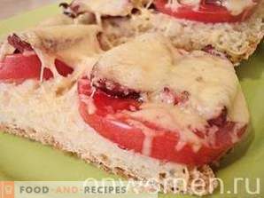 Жешки сендвичи со домати и лови колбаси