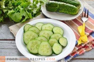 Солени краставици со лук и инстант зеленчук